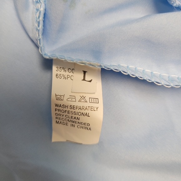 Cute, flowy dress with built-in shorts and pockets! Size Large - Picture 6 of 10